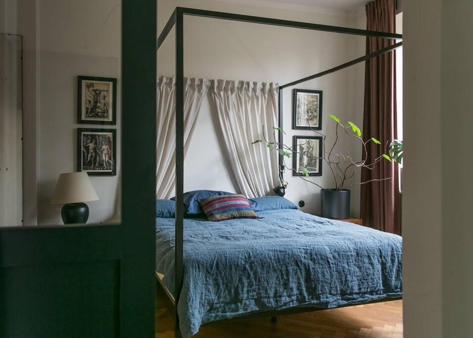 Dark Blue Apartment Warsaw Ngoại thất bức ảnh