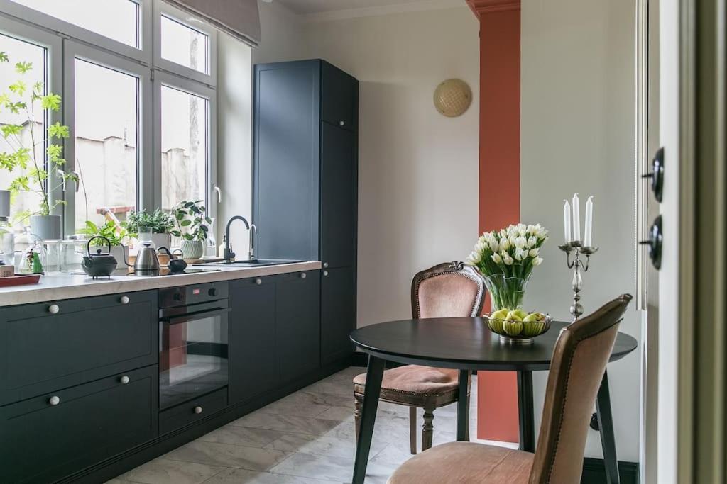 Dark Blue Apartment Warsaw Ngoại thất bức ảnh